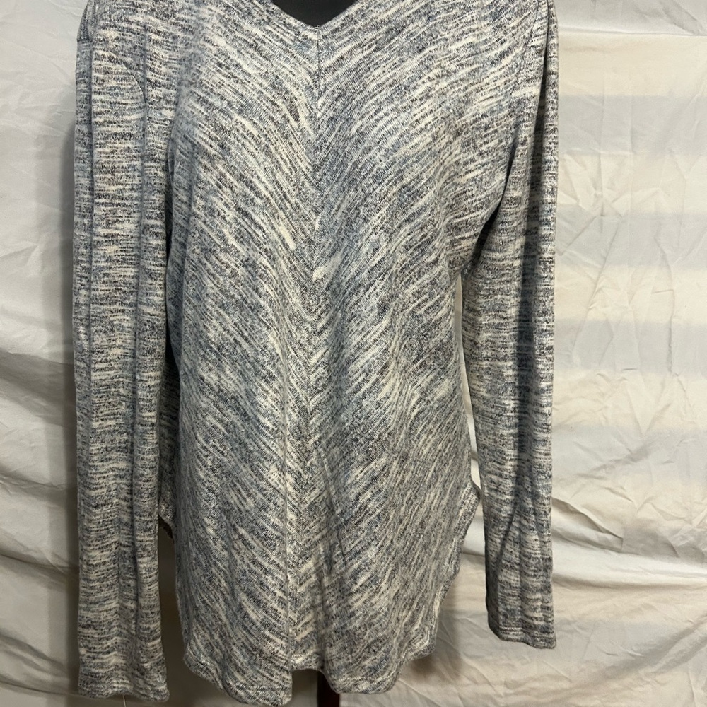 Bobeau Heathered Gray Long Sleeve Top